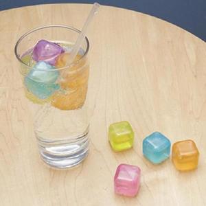Cuburi pentru gheata - Reusable Ice Cube | Kikkerland imagine