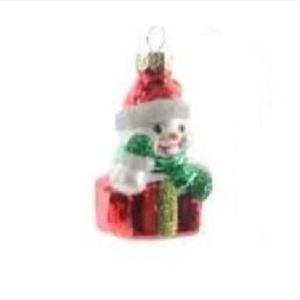 Decoratiune pentru brad - Figure Glass - Snowman Red Gift - Om De Zapada Cu Cadou Rosu | Kaemingk imagine