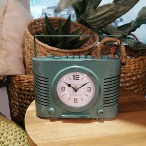 Ceas Vintage Radio din metal verde antichizat 20x7.5 cm imagine