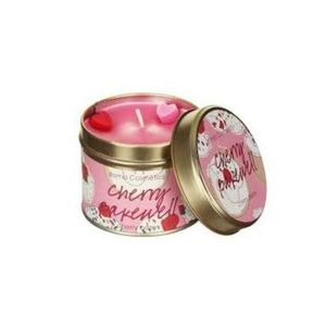 Lumanare parfumata Cherry Bakewell, 200g - Bomb Cosmetics imagine