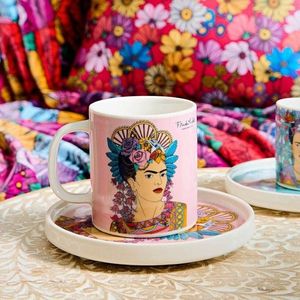 Ceasca cu farfurie Frida Kahlo, Homla, 200 ml, portelan, multicolor/roz imagine