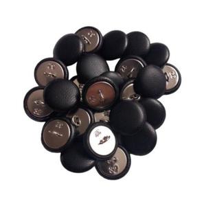 Set 25 nasturi metalici cu picior rotunzi, imbracati in piele naturala negru 2 cm marimea 32 imagine