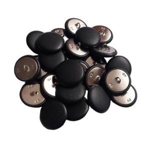 Set 25 nasturi metalici cu picior rotunzi, imbracati in piele naturala negru 2.5 cm marimea 40 imagine