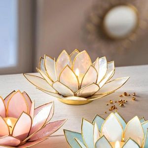 Suport pentru lumânare tip floare de lotus imagine