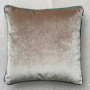 Husa de perna, Mink Velvet Pillow Cover, 43x43 cm, Polipropilena, Nurca / Crema imagine