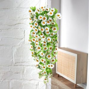 Buchet suspendat cu margarete imagine