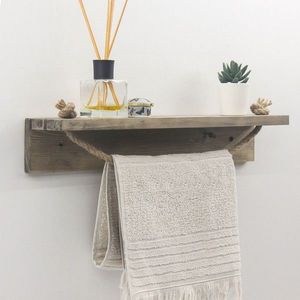Suport pentru prosoape cu raft de lemn, Evila Originals, 50x9x10 cm, lemn de molid, maro imagine