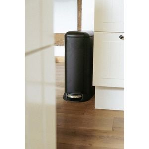 Cos de gunoi cu pedala Design, Wenko, 23.5x41x55 cm, otel/polipropilena, negru imagine