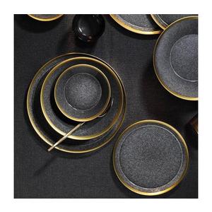 Set de masă 8 piese din porțelan, negru/auriu imagine
