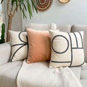 Set fete de perna, Mithra Candy Pillow Set Cover, Roz / Pudra / Bej / Gri imagine