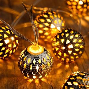 Ghirlandă solară cu sfere argintii imagine