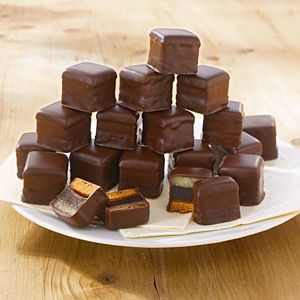 Prăjitură în formă de domino imagine