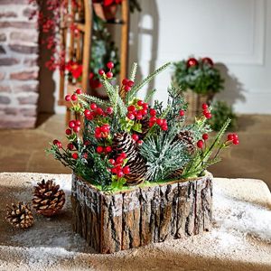 Aranjament de coș cu fructe de pădure imagine