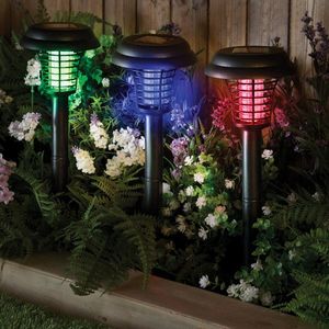 3 lămâi solare împotriva țânțarilor imagine