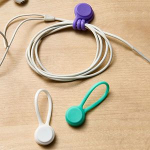 3 acccesorii magnetice din silicon pentru cabluri imagine