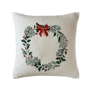 Pernă cu broderie de coroniță de Crăciun imagine
