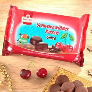 Jeleuri cireșe din Pădurea Neagră imagine