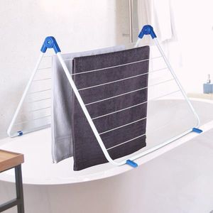 Uscător de rufe peste cadă imagine