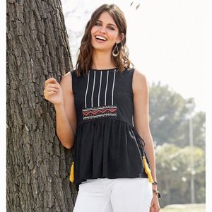 Top cu volane cu broderie imagine