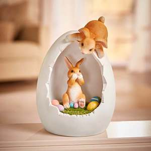Decoratiune de Paste lepuraș într-un ou imagine