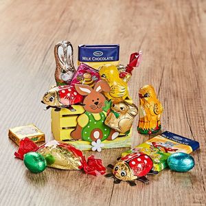 Grădină de lemn de Paște + dulciuri imagine