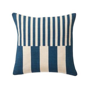 Pernă cu imprimeu în dungi imagine