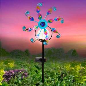 Moară de vânt cu energie solară imagine