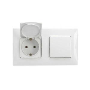 Imagine Legrand - priză de exterior pentru locuință 250V/16A și întrerupător unipolar nr. 1 cu ramă NILOE albă