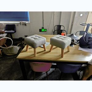 Imagine HOMCOM Taburet pentru picioare cu tapițerie, aspect de in, picioare din lemn, capacitate până la 110 kg, maro deschis | Aosom Romania